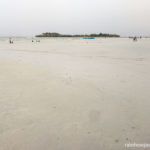 You can walk from Tondol White Sand Beach to neighboring Tandoyong Island and the many sandbars that surround the beach