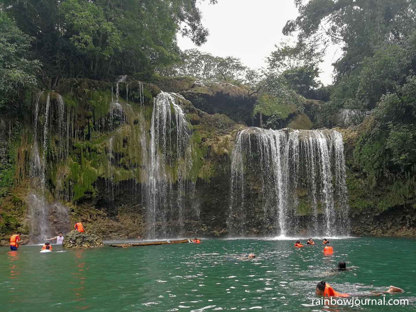 If you've got guts, you may jump from the top of Bolinao Falls 1